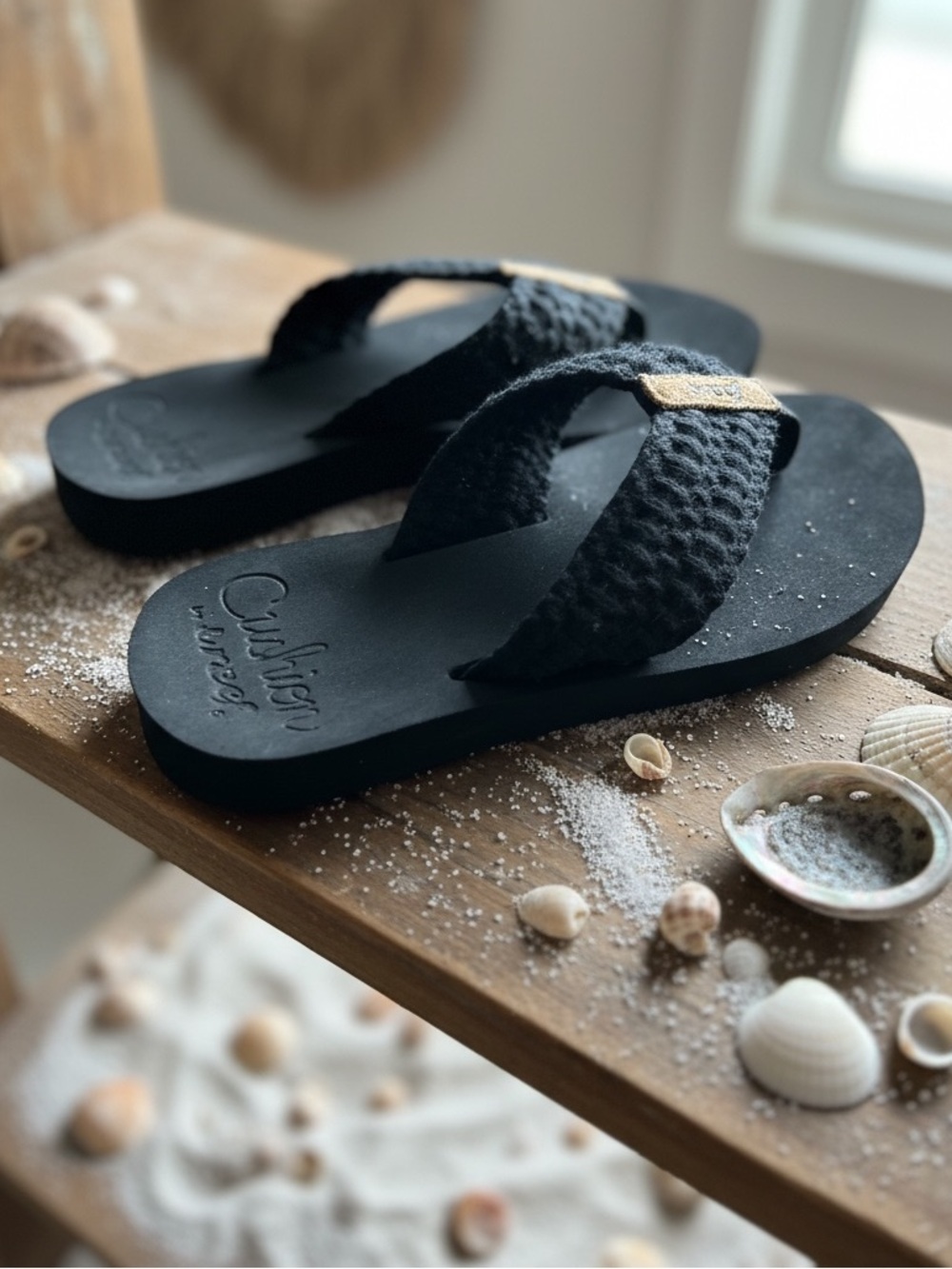 Reef Women's Cushion Threads Flip Flops in black. 
Women’s Size 5 - Picture 5 of 6